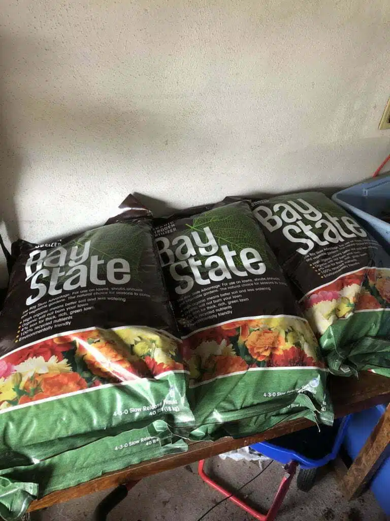 4 BAGS OF BAY STATE FERTILIZER