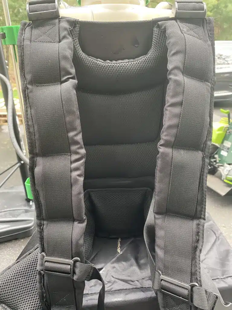 flowzone_typhoon_2.5_backpack_straps