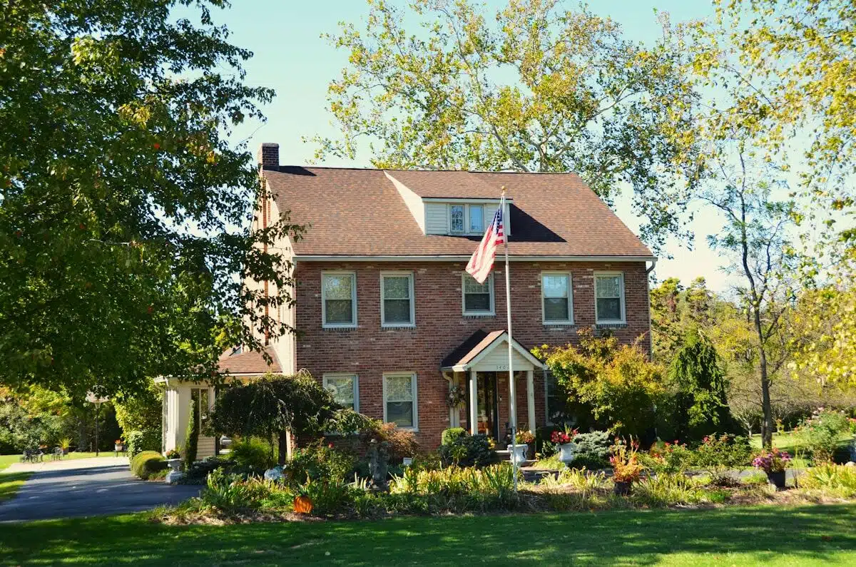 Well-kept home and yard